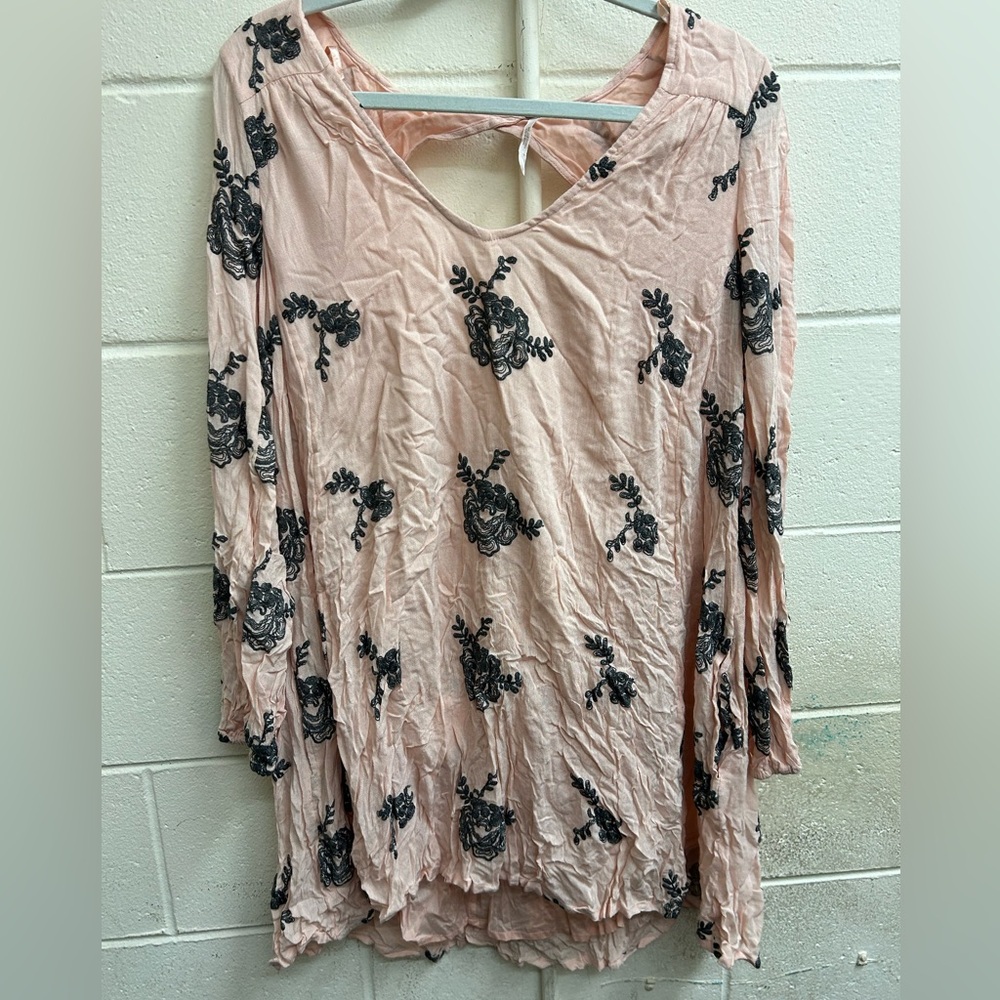 Woman’s free people large pink and blue flowered tunic top